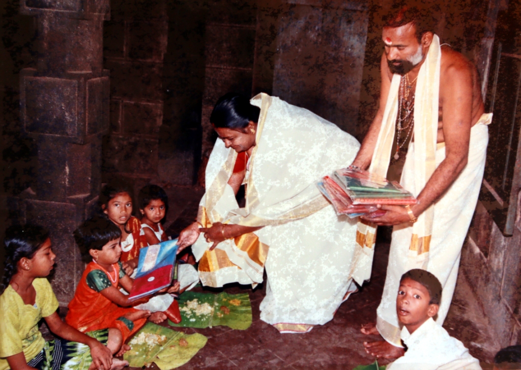 Anna Dhanam (Feeding the Poor)